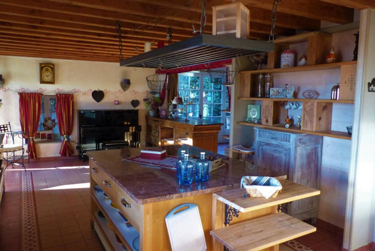 Gite du Hameau D'Amignié Vernay Exterior foto