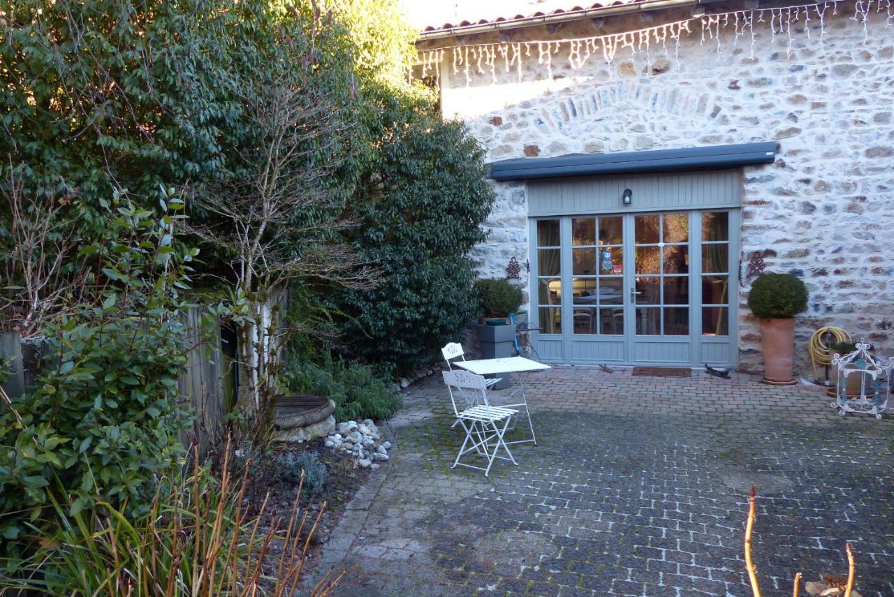 Gite du Hameau D'Amignié Vernay Exterior foto