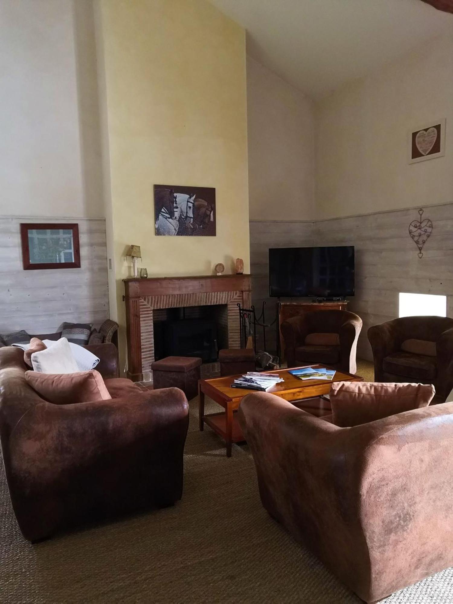 Gite du Hameau D'Amignié Vernay Exterior foto